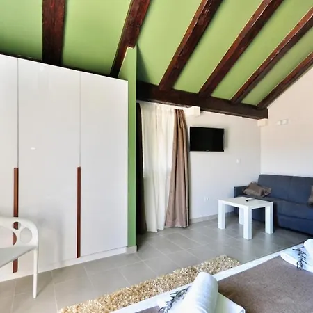 House In With Terrace, Wifi, Washing Machine *
