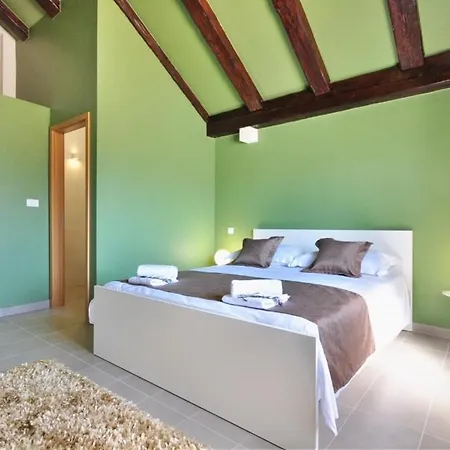 House In With Terrace, Wifi, Washing Machine Дом отдыха *