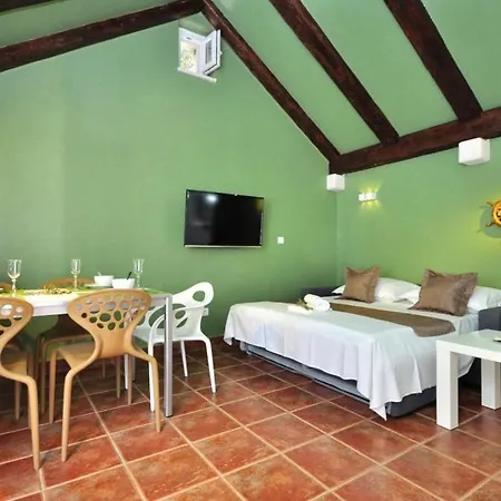 House In With Terrace, Wifi, Washing Machine Пучишча