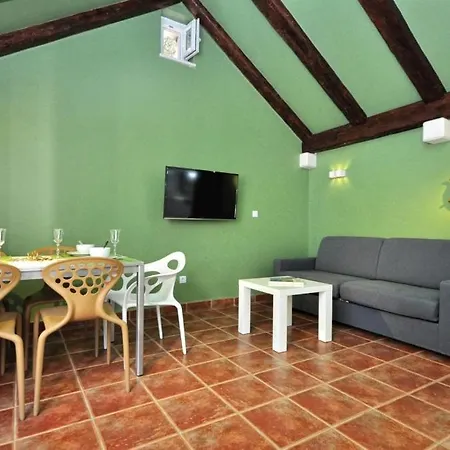 House In With Terrace, Wifi, Washing Machine * Пучишча