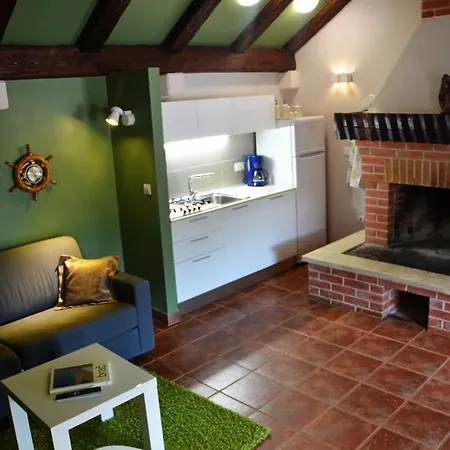 Дом отдыха House In With Terrace, Wifi, Washing Machine Пучишча