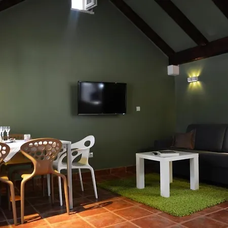 House In With Terrace, Wifi, Washing Machine
