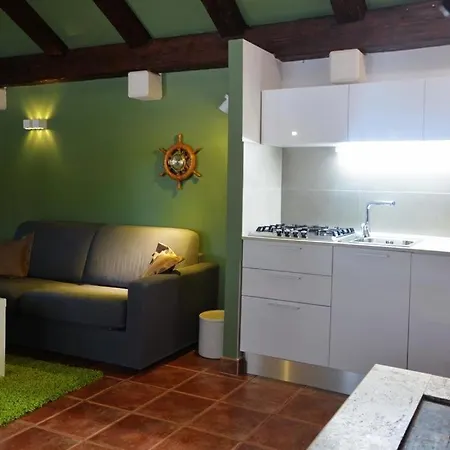 House In With Terrace, Wifi, Washing Machine Пучишча
